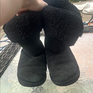 Black uggs